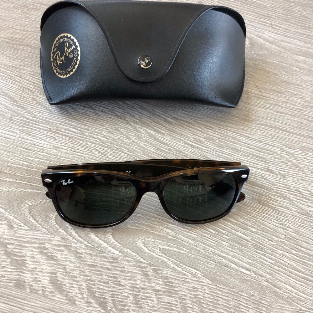 Ray-Ban New Wayfarer Classic RB2132 Tortoise